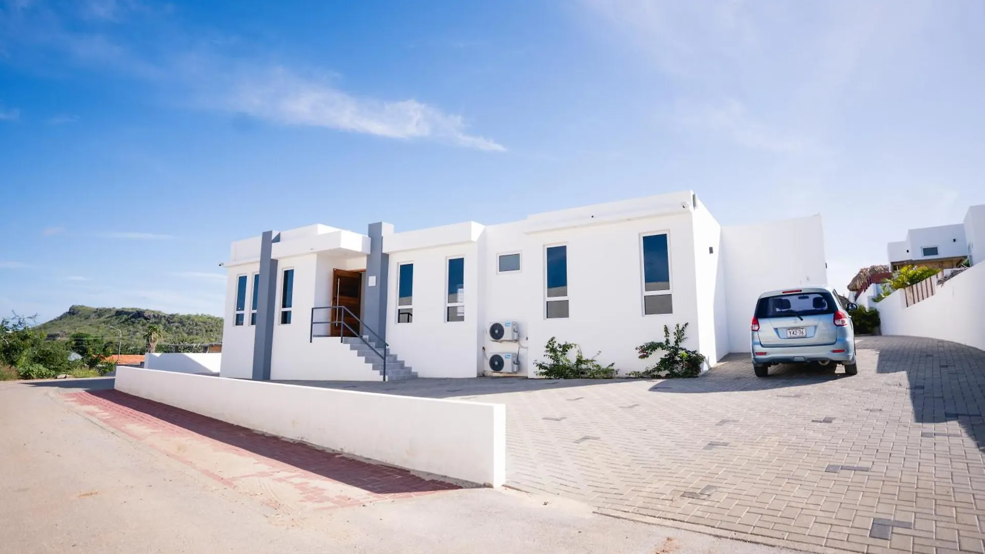 'Casa 30' Villa Nearby Mambo-Beach Willemstad